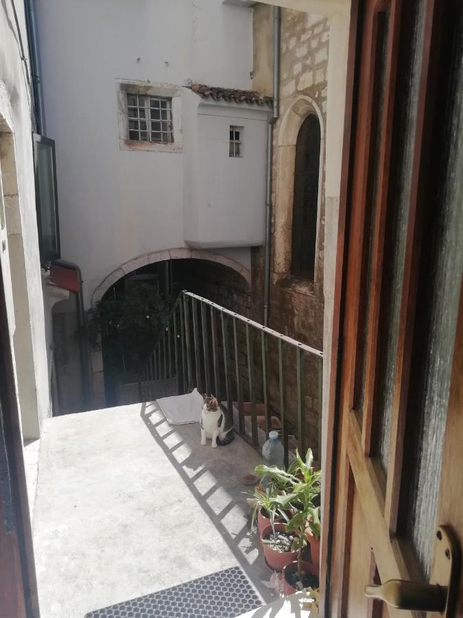 Nice Room - Centar Cres Exterior photo